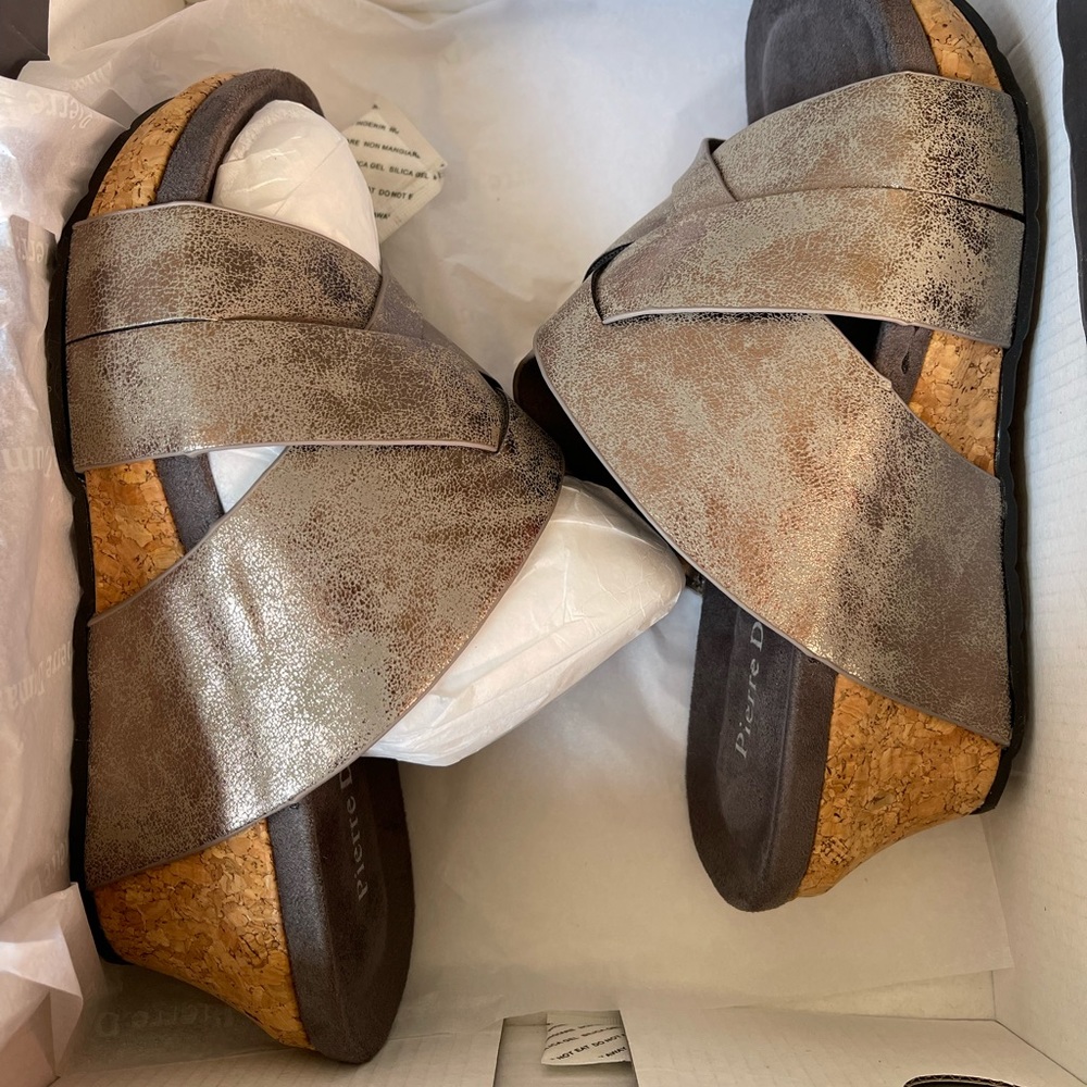 Pierre Dumas wedges